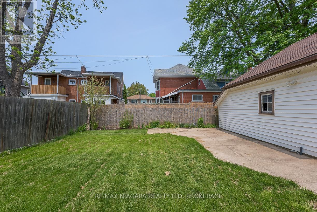 20 Randolph Street, Welland, Ontario  L3B 4C2 - Photo 35 - X12073036