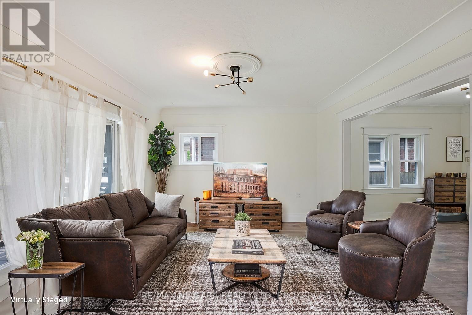 20 Randolph Street, Welland, Ontario  L3B 4C2 - Photo 4 - X12073036