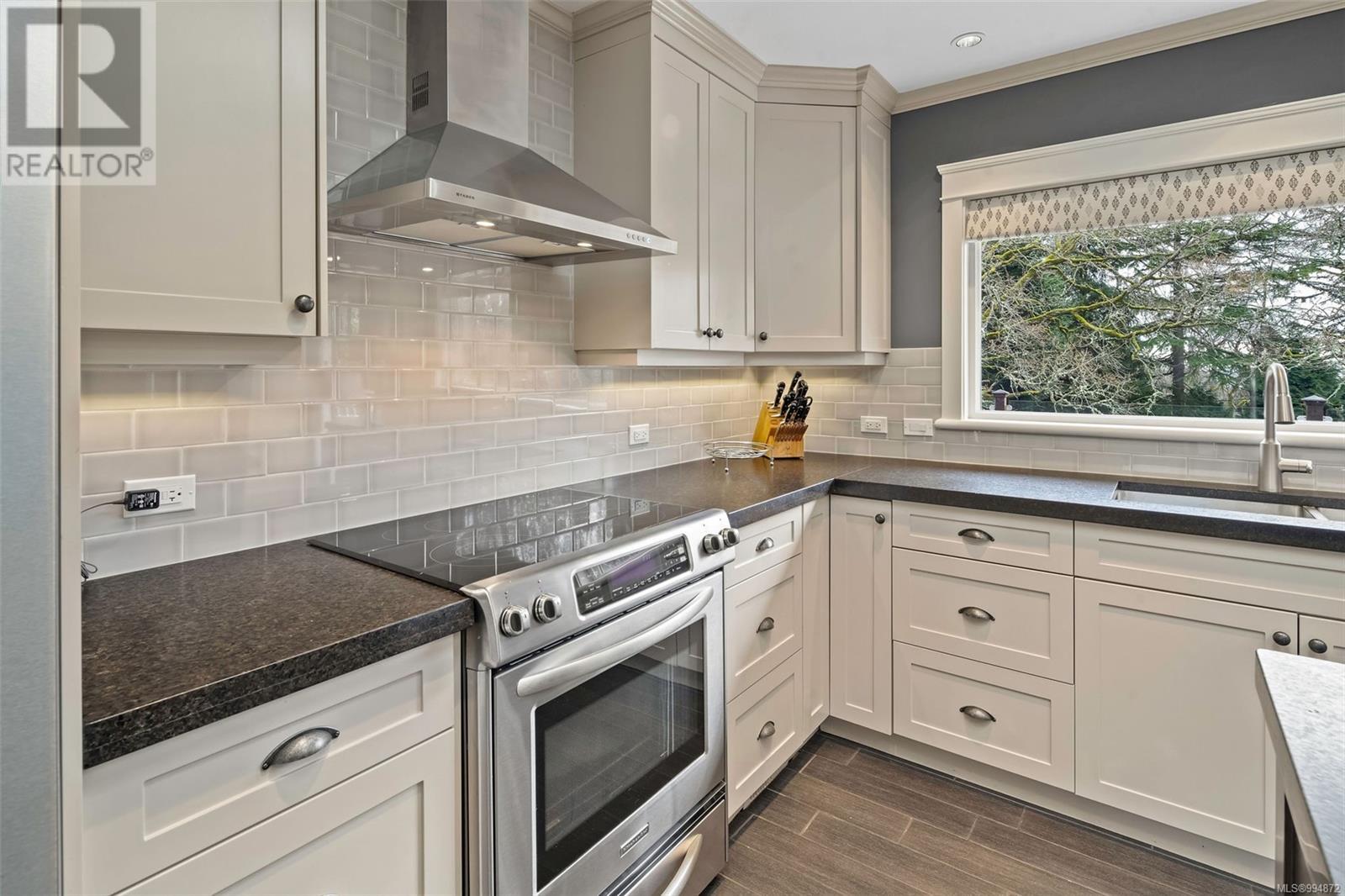 3465 Cadboro Bay Rd, Oak Bay, British Columbia  V8R 5K7 - Photo 28 - 994872