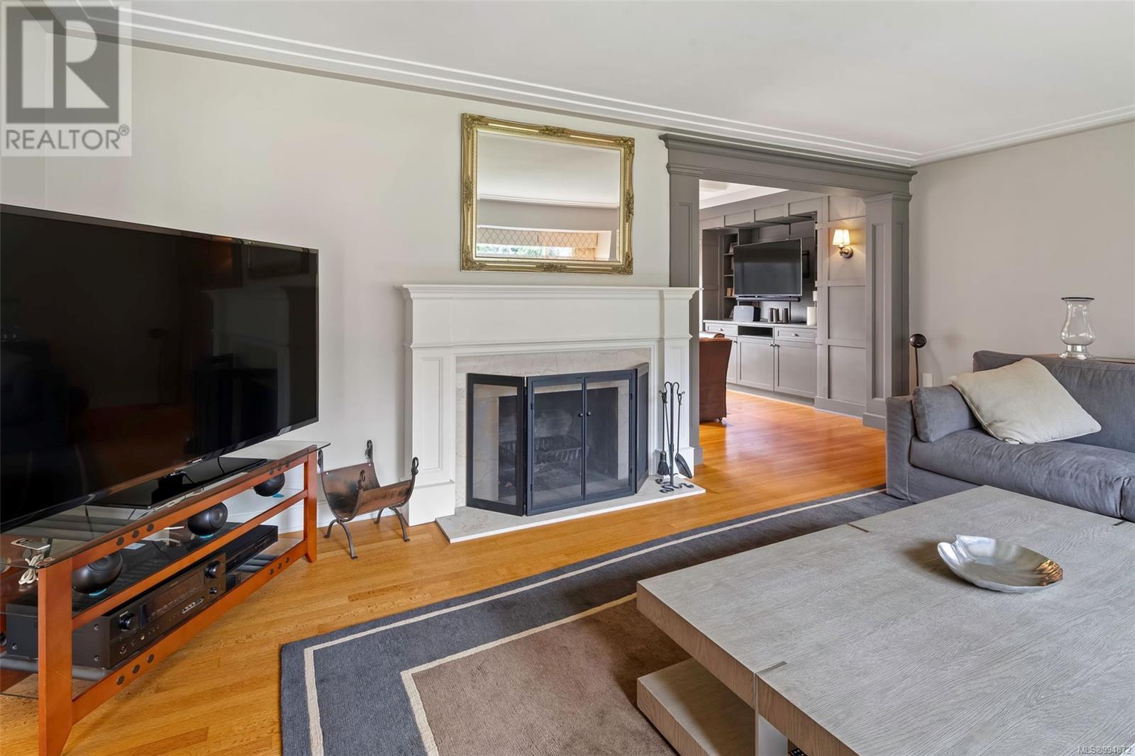 Property at 3465 Cadboro Bay Rd image 3