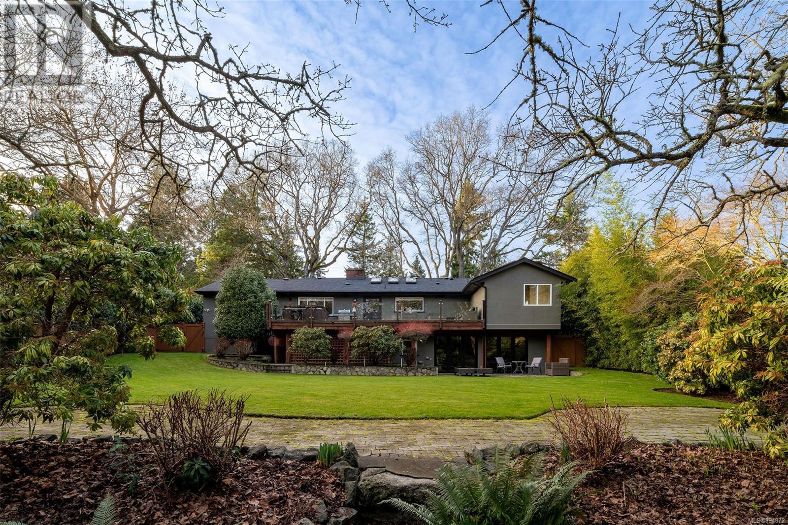 3465 Cadboro Bay Rd, Oak Bay, British Columbia  V8R 5K7 - Photo 3 - 994872
