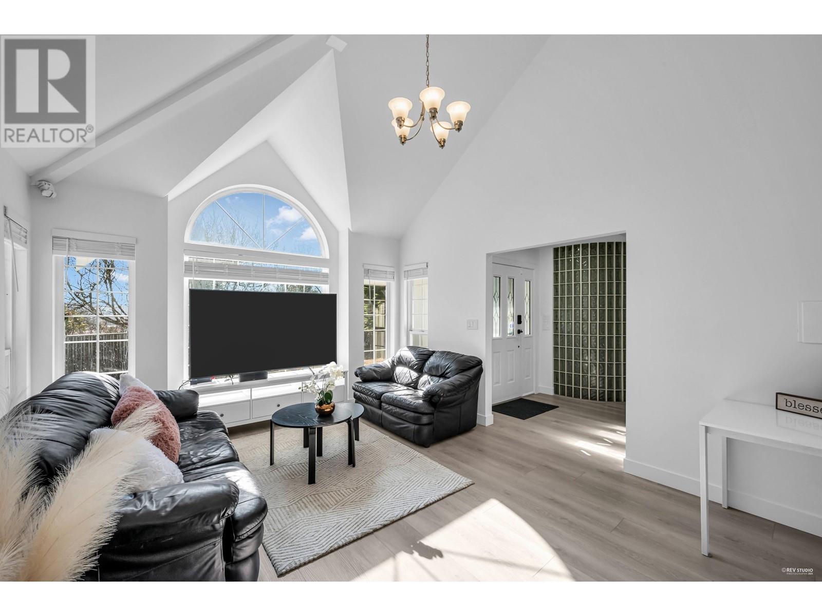 292 Mariner Way, Coquitlam, British Columbia  V3K 1N4 - Photo 9 - R2988397