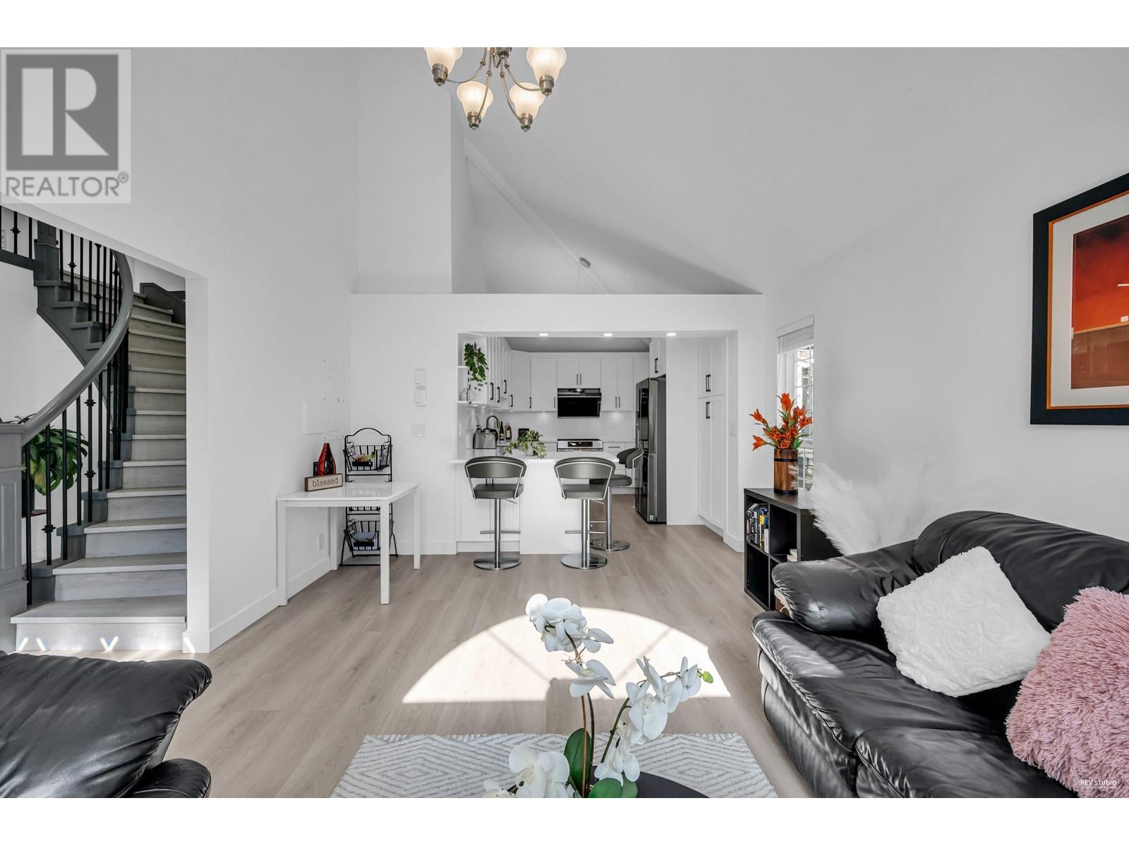 Property at 292 MARINER WAY image 5