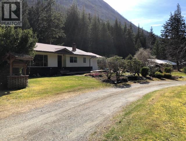 1405 Mackenzie Highway, Bella Coola, British Columbia  V0T 1C0 - Photo 4 - R2986594