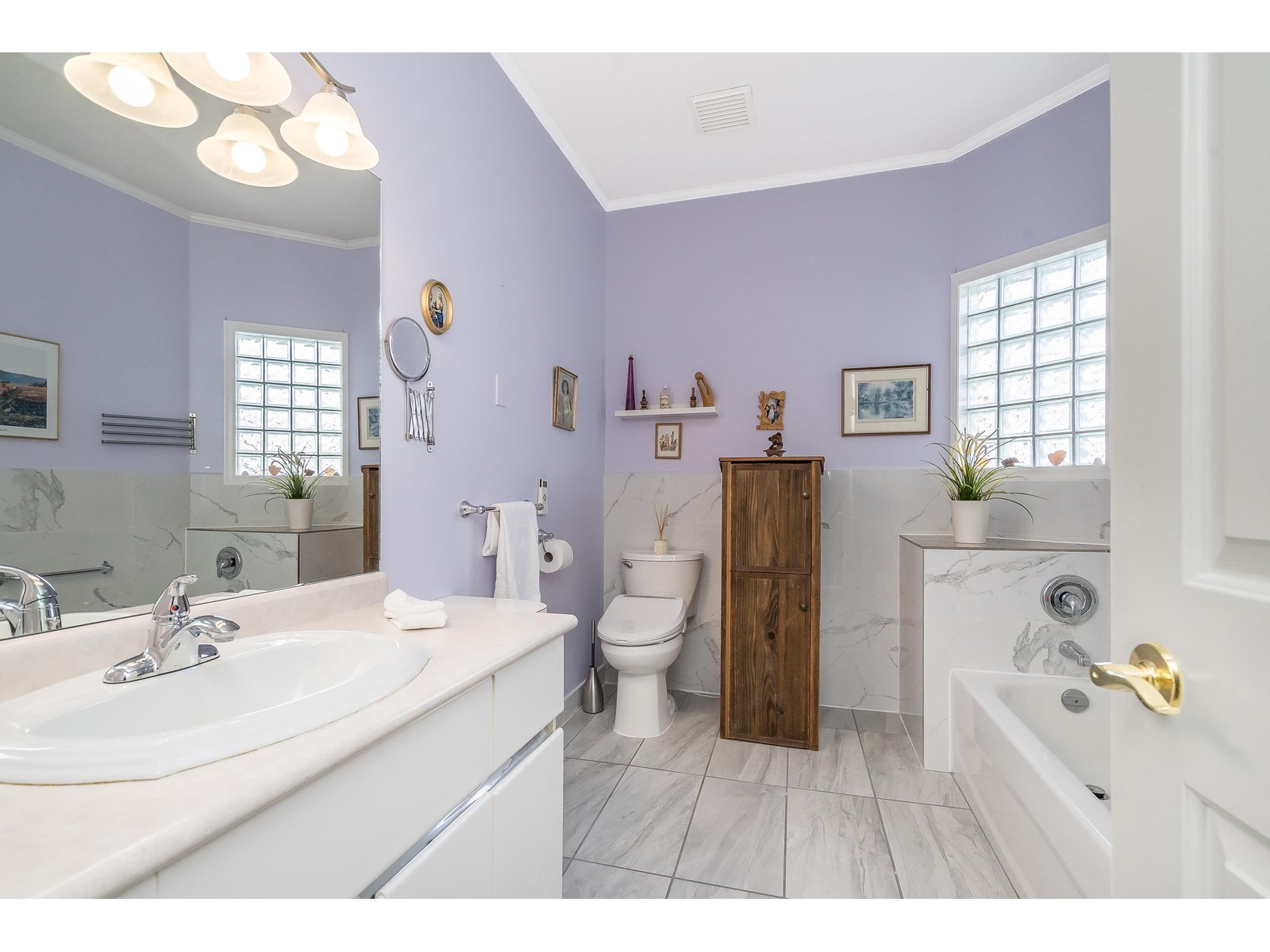 301 15130 Prospect Avenue, White Rock, British Columbia  V4B 2B9 - Photo 14 - R2988518