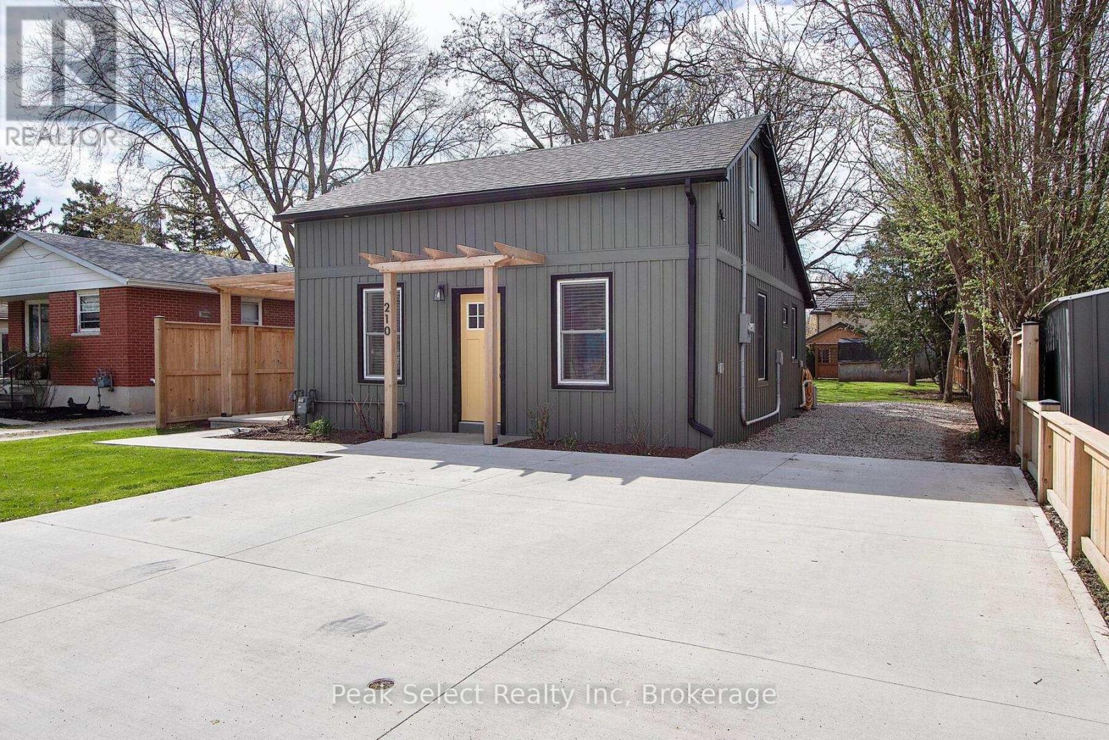 210 Jones Street W, St. Marys, Ontario  N4X 1B1 - Photo 3 - X12073019