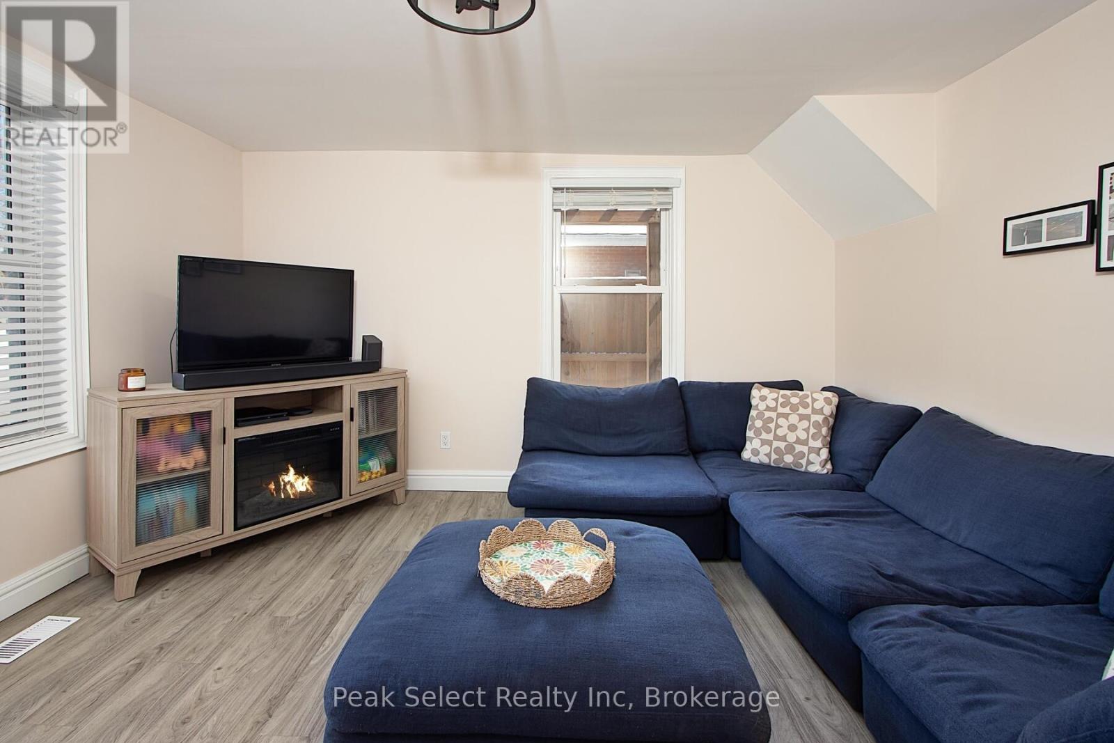 210 Jones Street W, St. Marys, Ontario  N4X 1B1 - Photo 6 - X12073019