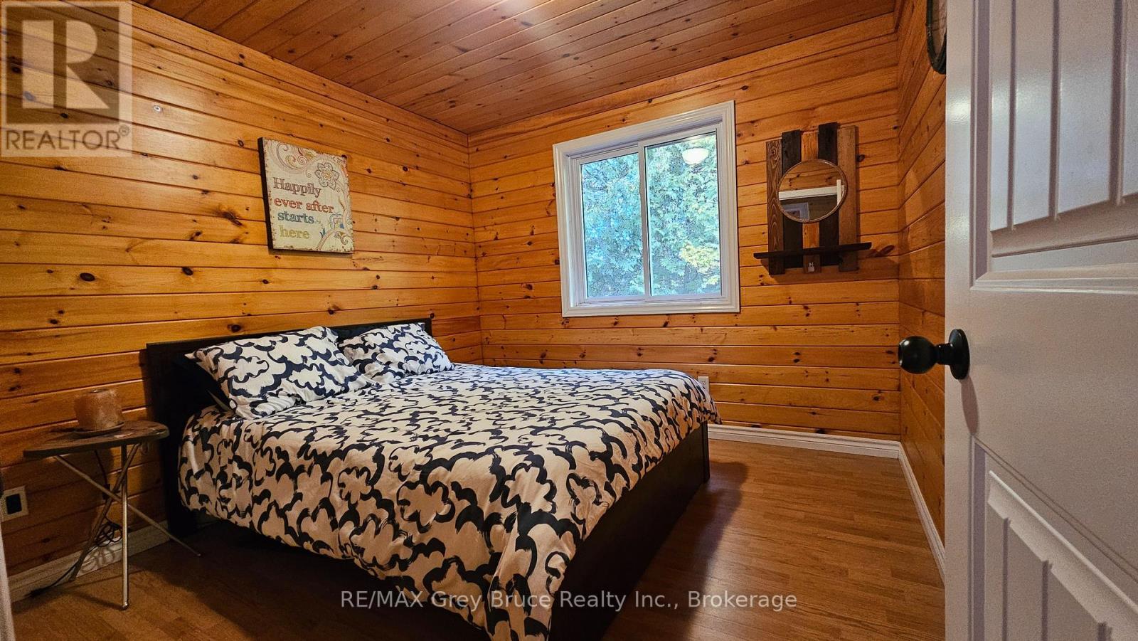 73 Larsen Cove Road N, Northern Bruce Peninsula, Ontario  N0H 1Z0 - Photo 13 - X12073061