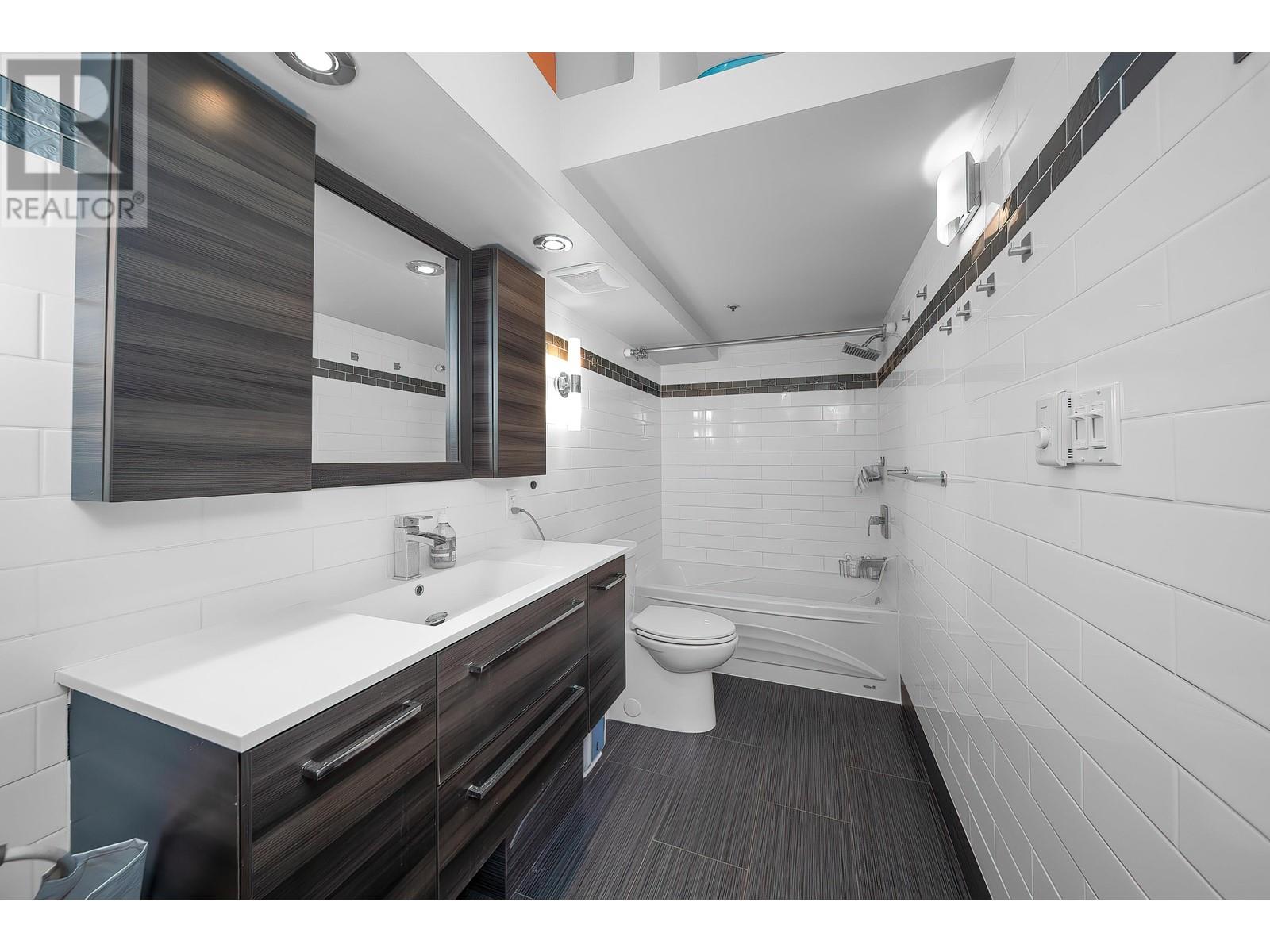 3458 Point Grey Road, Vancouver, British Columbia  V6R 1A5 - Photo 35 - R2987190