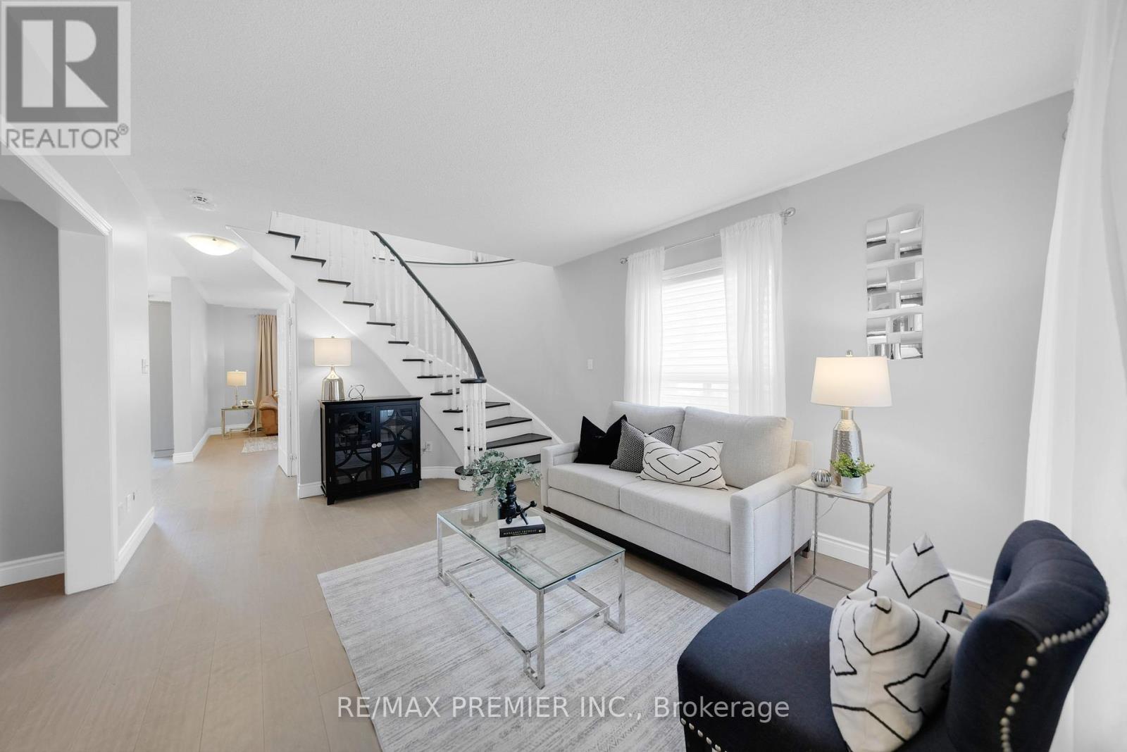 16 Shady Glen Crescent, Caledon (Bolton East), Ontario  L7E 2K4 - Photo 10 - W12073049
