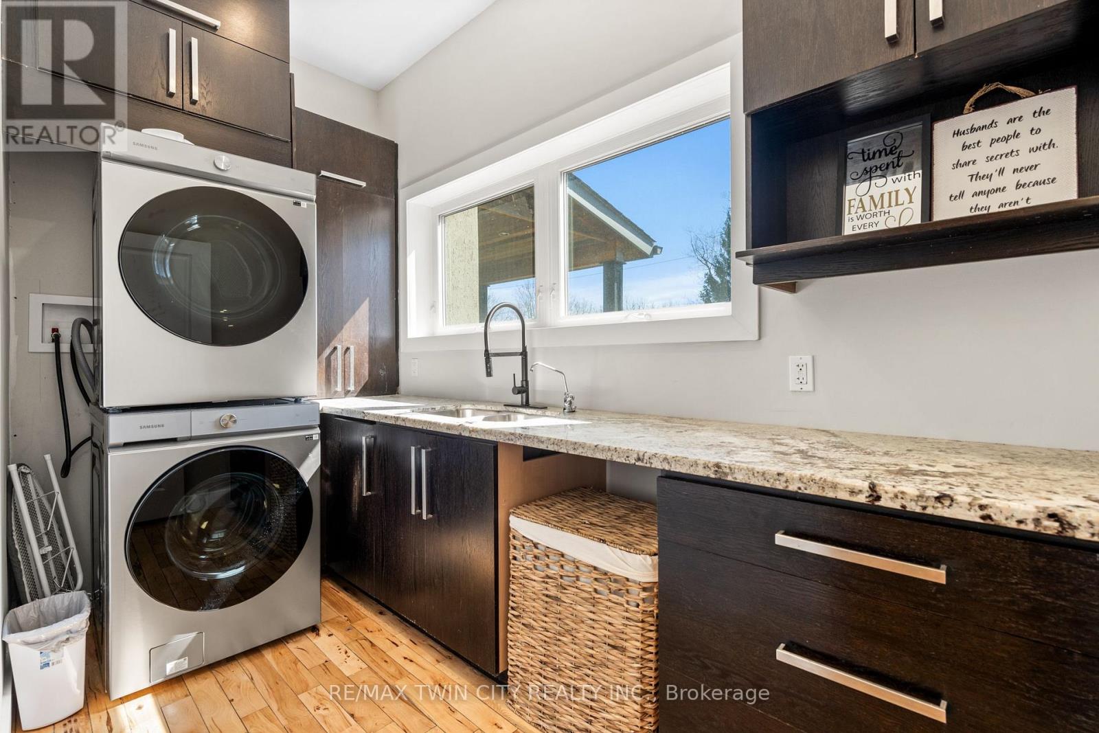 330 Piper Street, North Dumfries, Ontario  N0B 1E0 - Photo 27 - X12073010