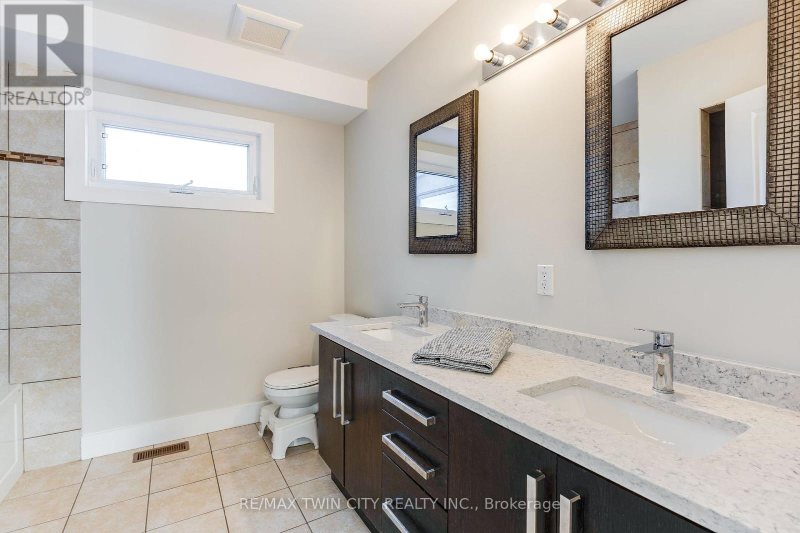 330 Piper Street, North Dumfries, Ontario  N0B 1E0 - Photo 28 - X12073010