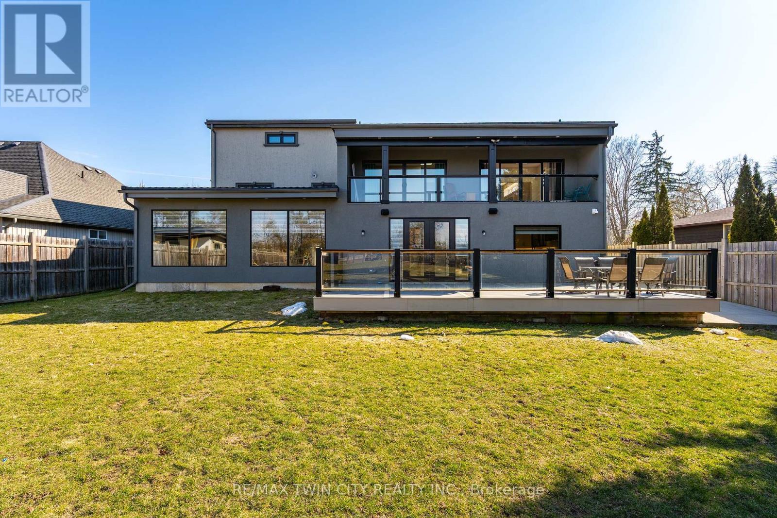 330 Piper Street, North Dumfries, Ontario  N0B 1E0 - Photo 31 - X12073010