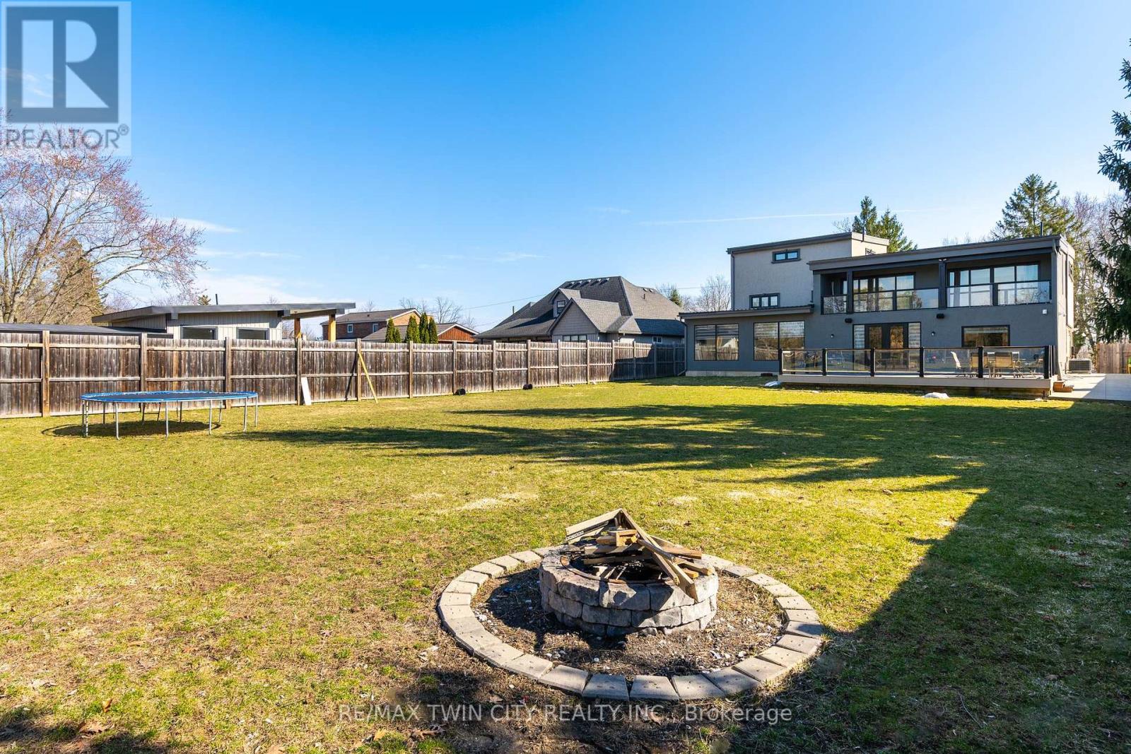 330 Piper Street, North Dumfries, Ontario  N0B 1E0 - Photo 32 - X12073010