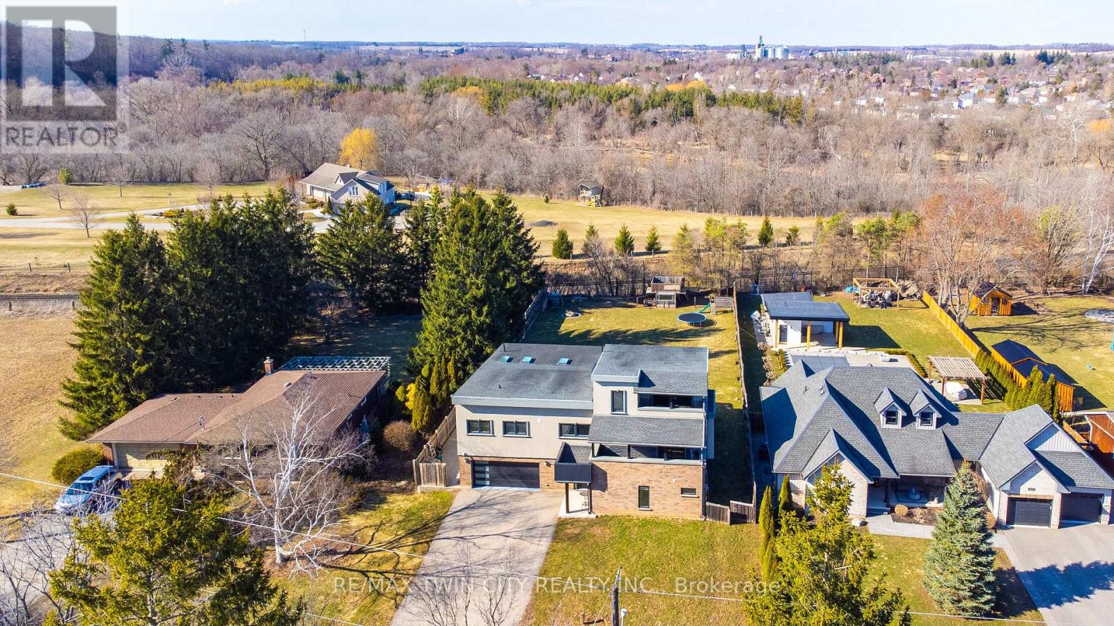 330 Piper Street, North Dumfries, Ontario  N0B 1E0 - Photo 33 - X12073010