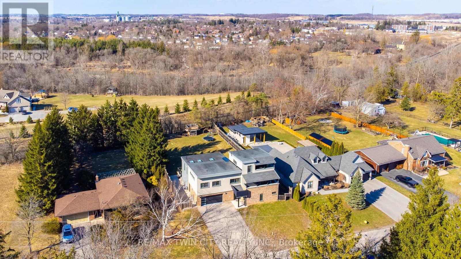 330 Piper Street, North Dumfries, Ontario  N0B 1E0 - Photo 34 - X12073010