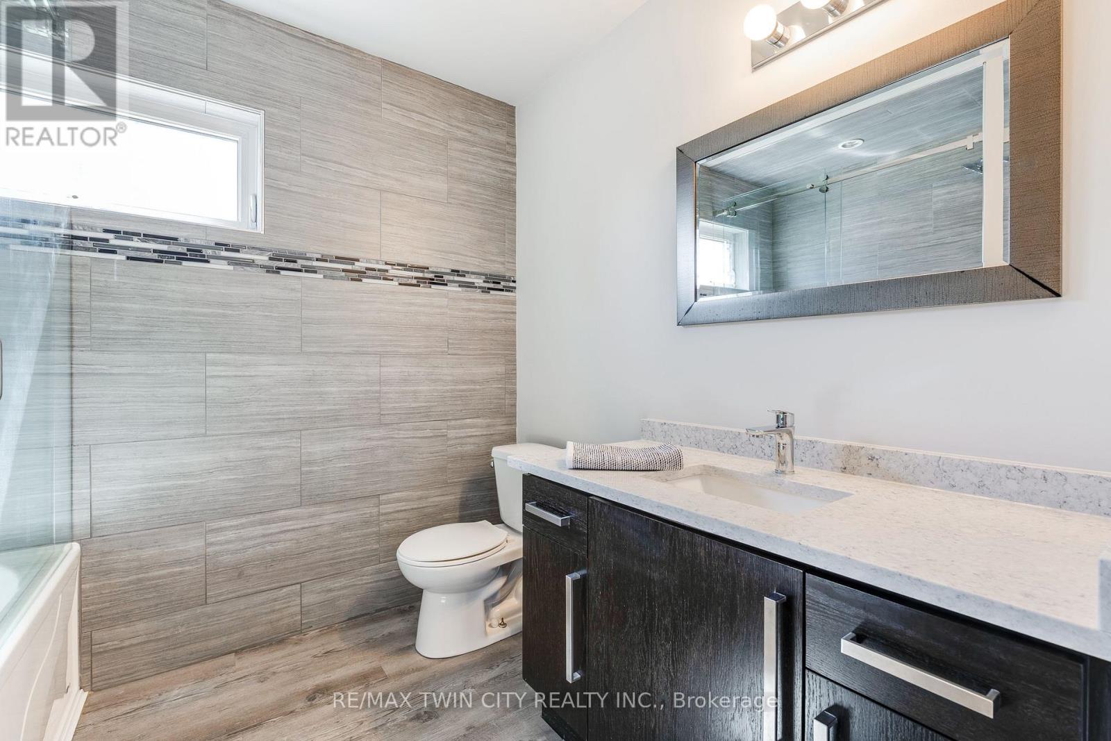 330 Piper Street, North Dumfries, Ontario  N0B 1E0 - Photo 7 - X12073010