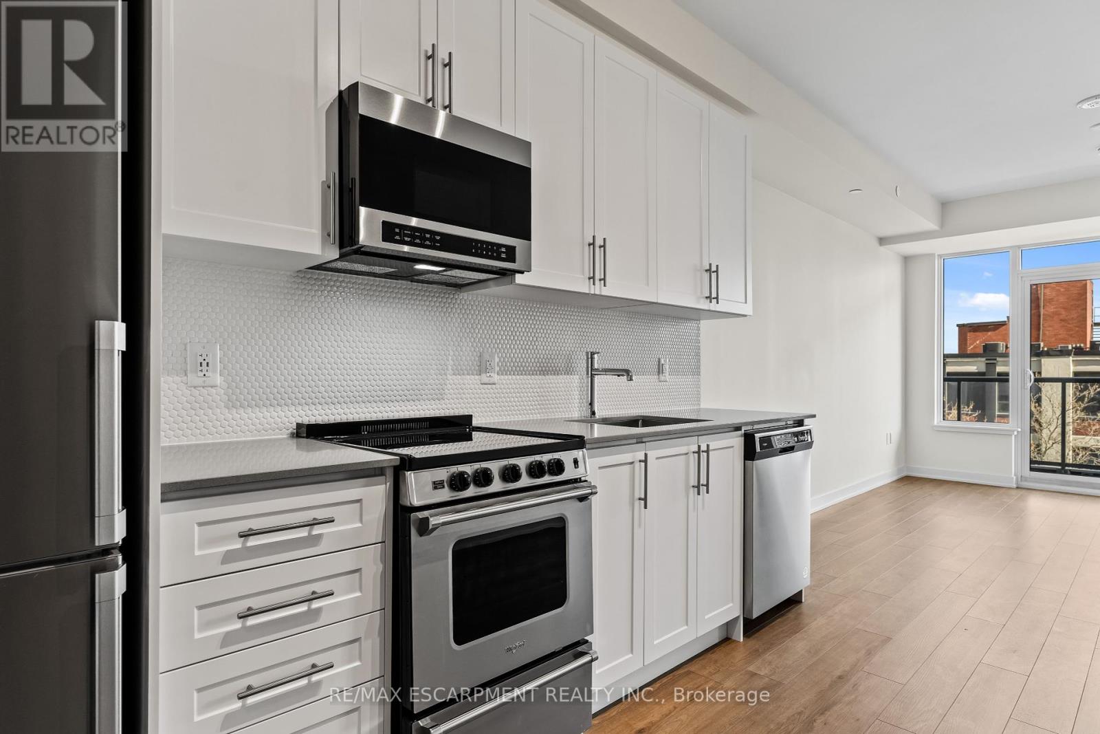 619 - 212 King William Street, Hamilton, Ontario  L8R 0A7 - Photo 10 - X12073053