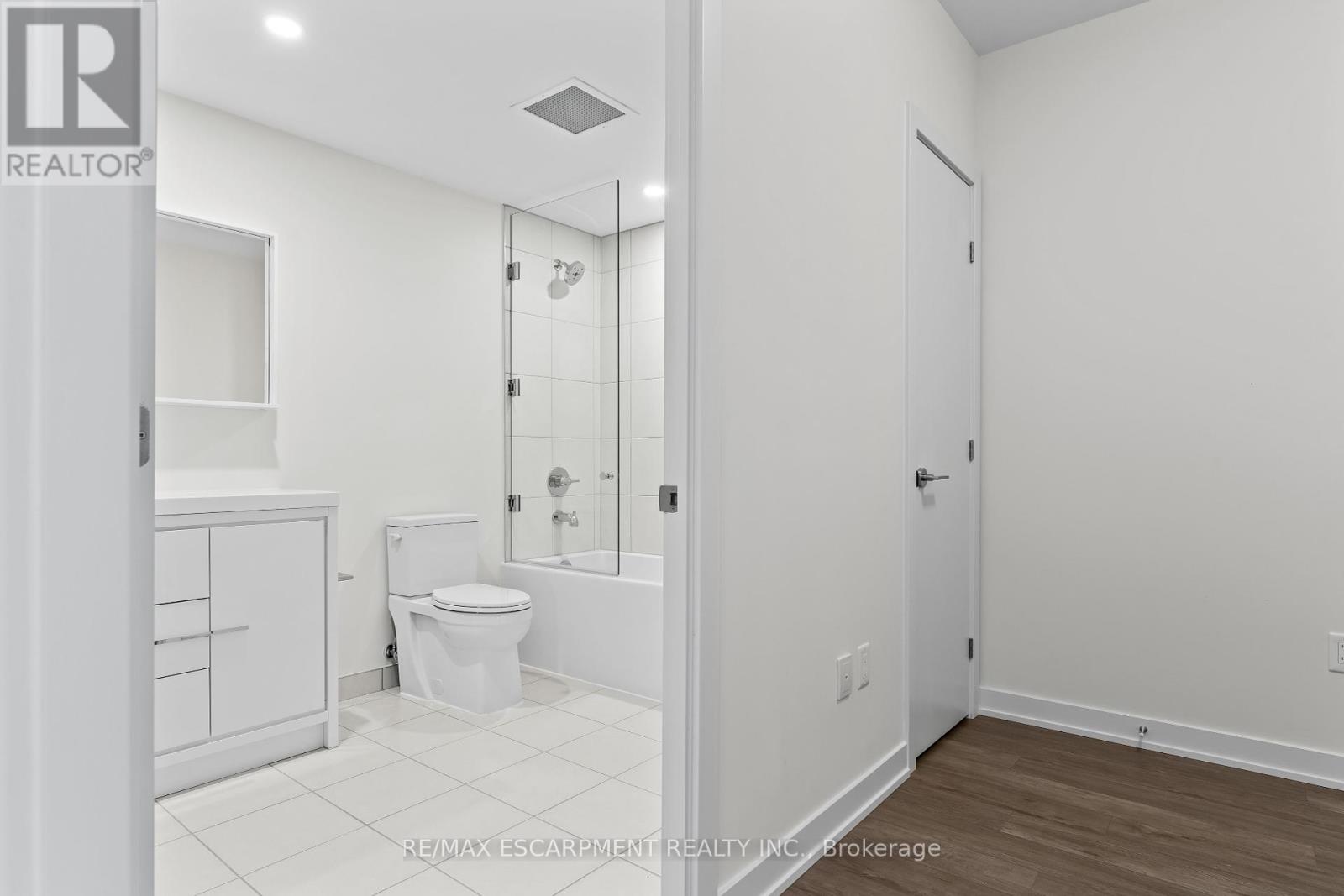 619 - 212 King William Street, Hamilton, Ontario  L8R 0A7 - Photo 16 - X12073053