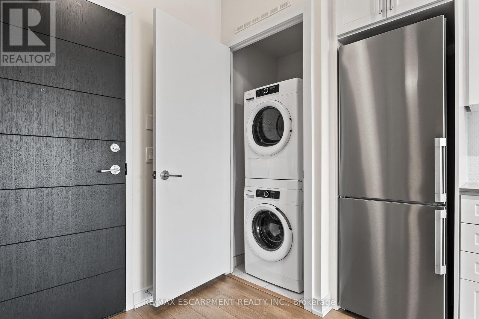 619 - 212 King William Street, Hamilton, Ontario  L8R 0A7 - Photo 6 - X12073053
