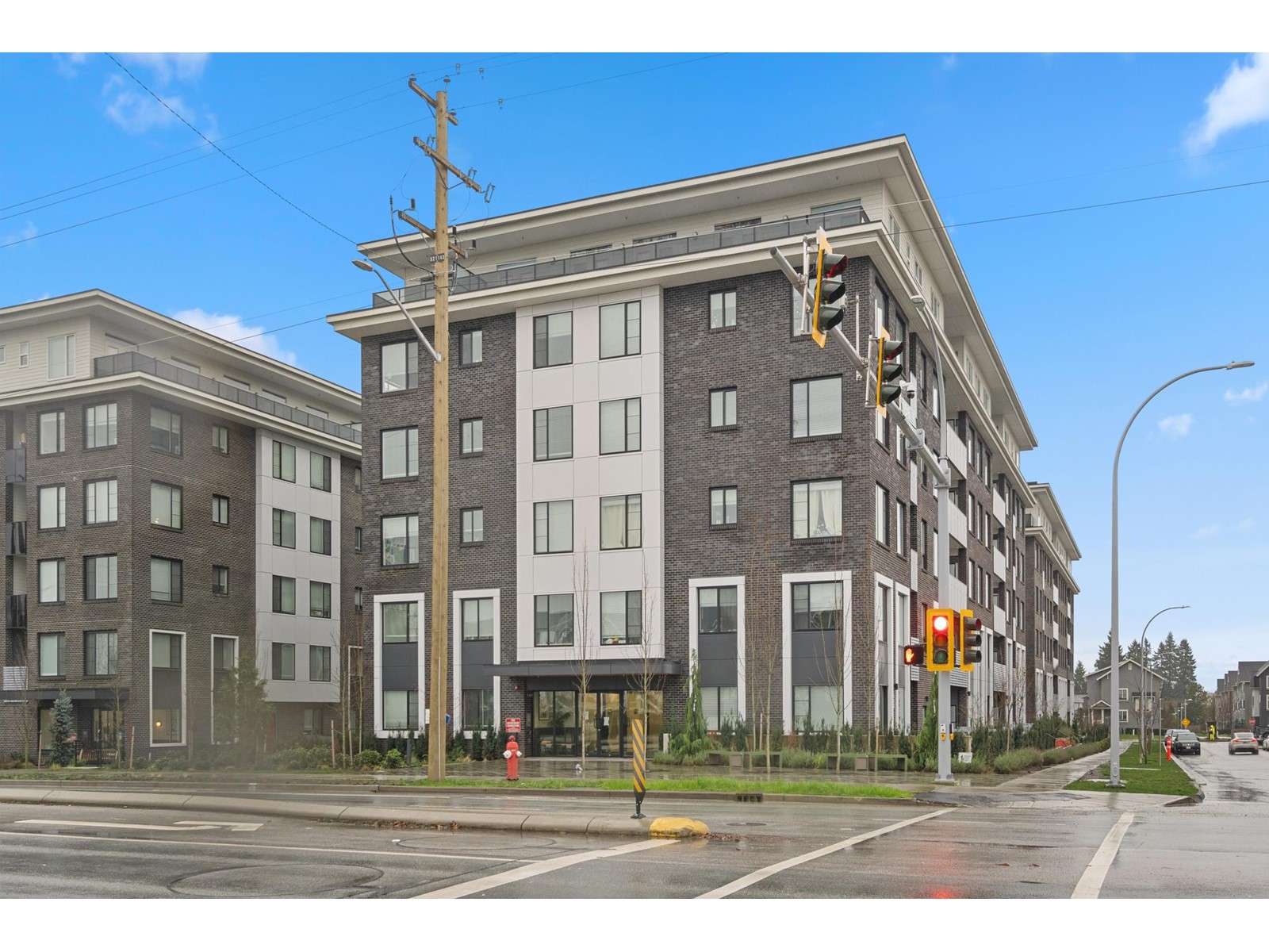 111 15848 Fraser Hwy, Surrey, British Columbia  V4N 6X6 - Photo 1 - R2988610