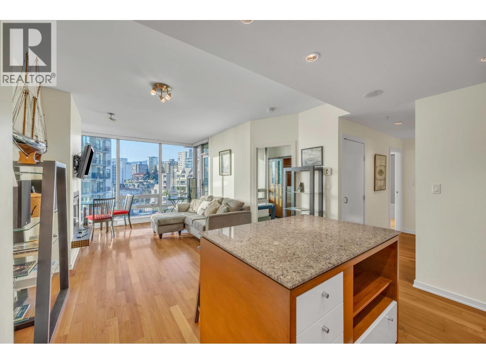 805 1005 Beach Avenue, Vancouver, British Columbia  V6E 3W2 - Photo 3 - R2985410