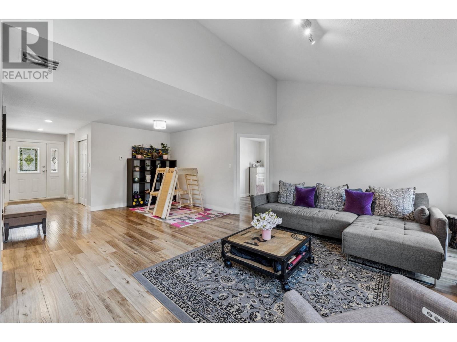 10 10177 Pugwash Place, Richmond, British Columbia  V7E 5N9 - Photo 6 - R2988322
