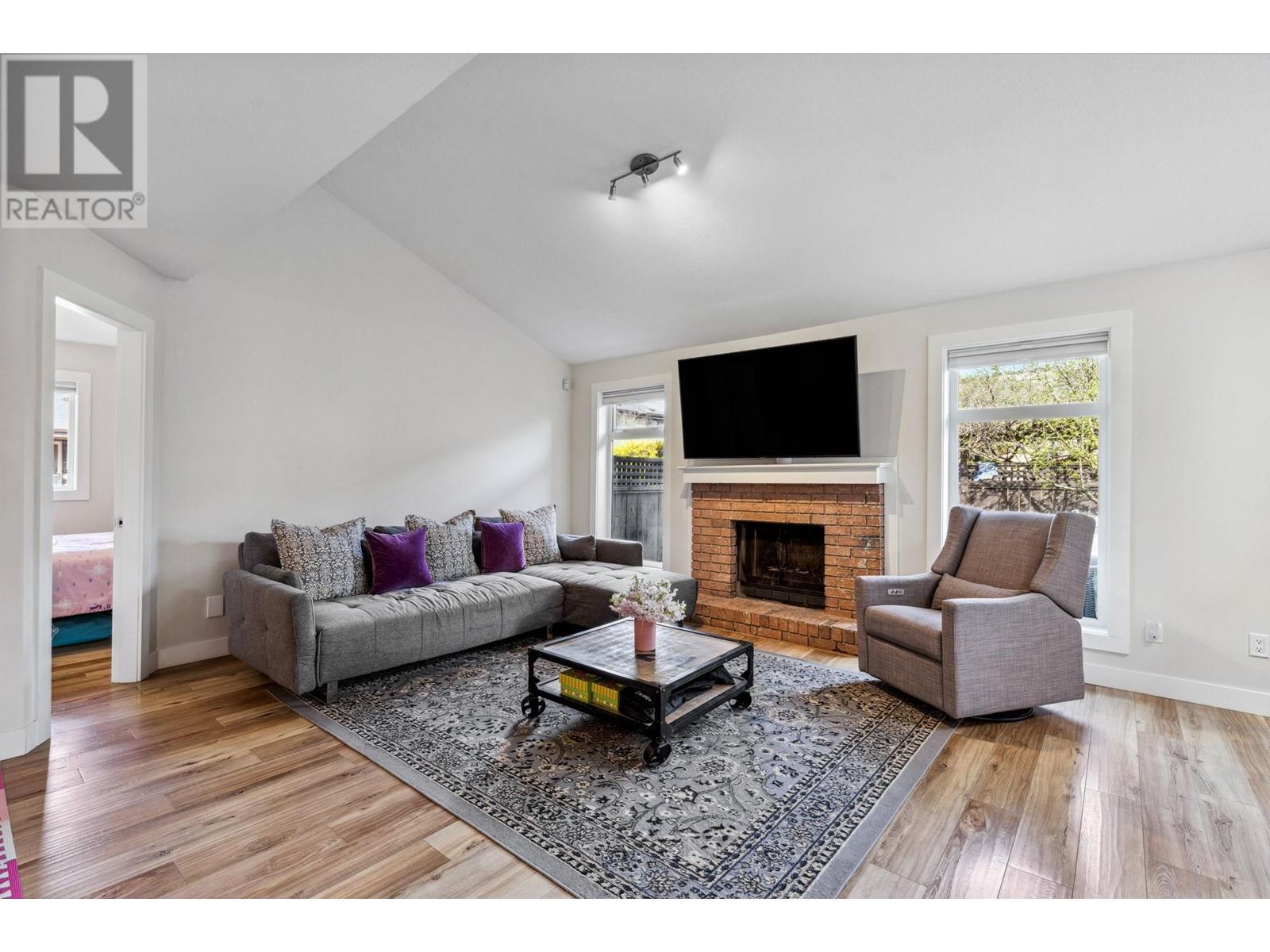 10 10177 Pugwash Place, Richmond, British Columbia  V7E 5N9 - Photo 4 - R2988322