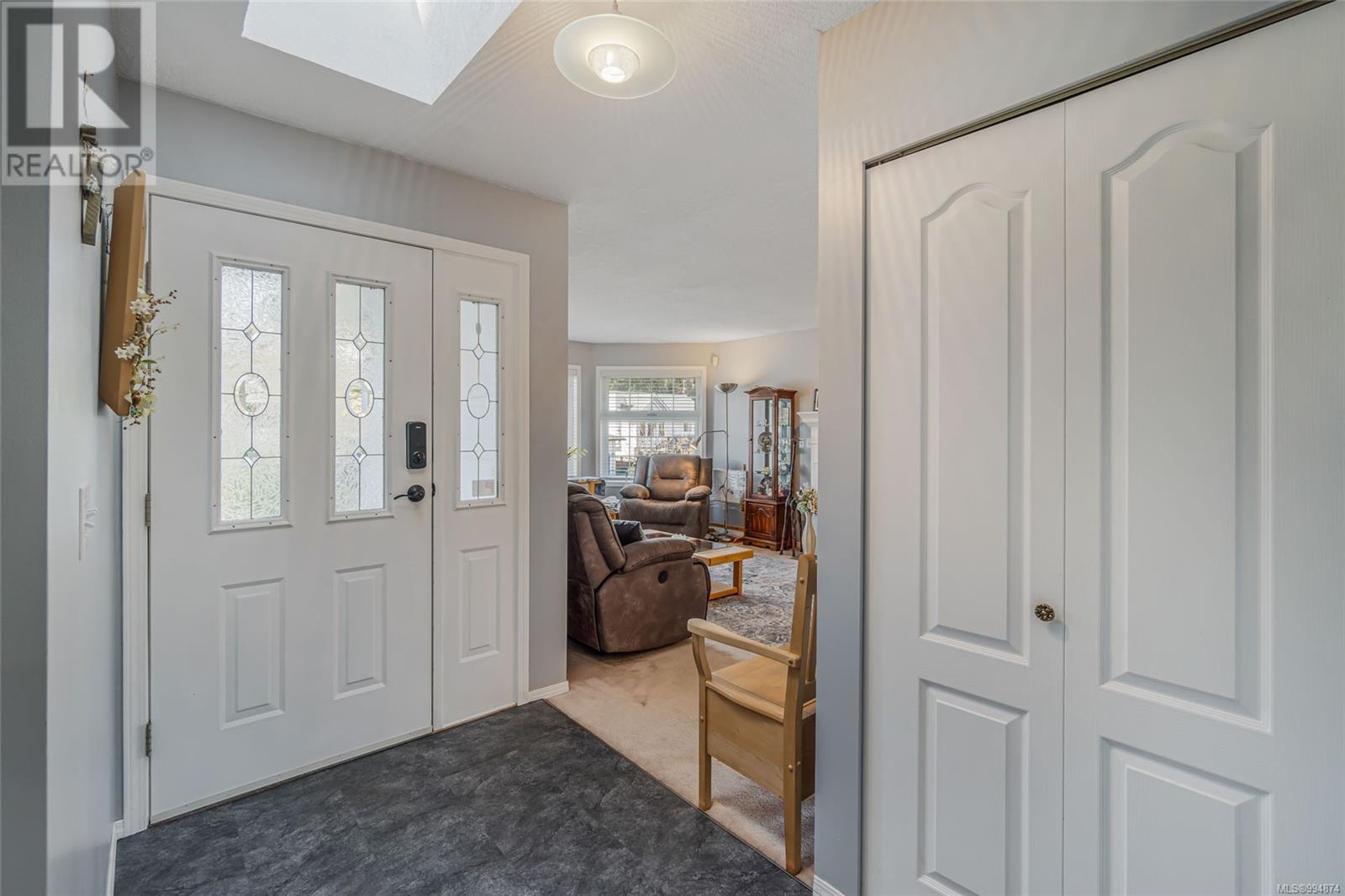 Property at 419 Nottingham Dr image 3