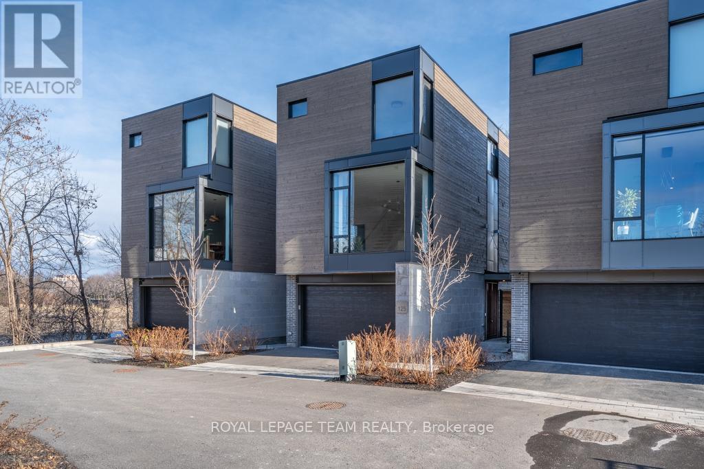 Property at 125 PERIDOT PRIVATE image 1