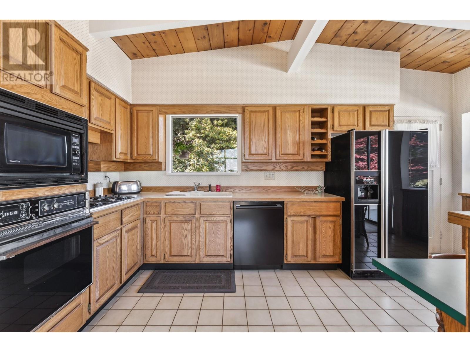 3090 Lazy A Street, Coquitlam, British Columbia  V3C 3N9 - Photo 14 - R2978604