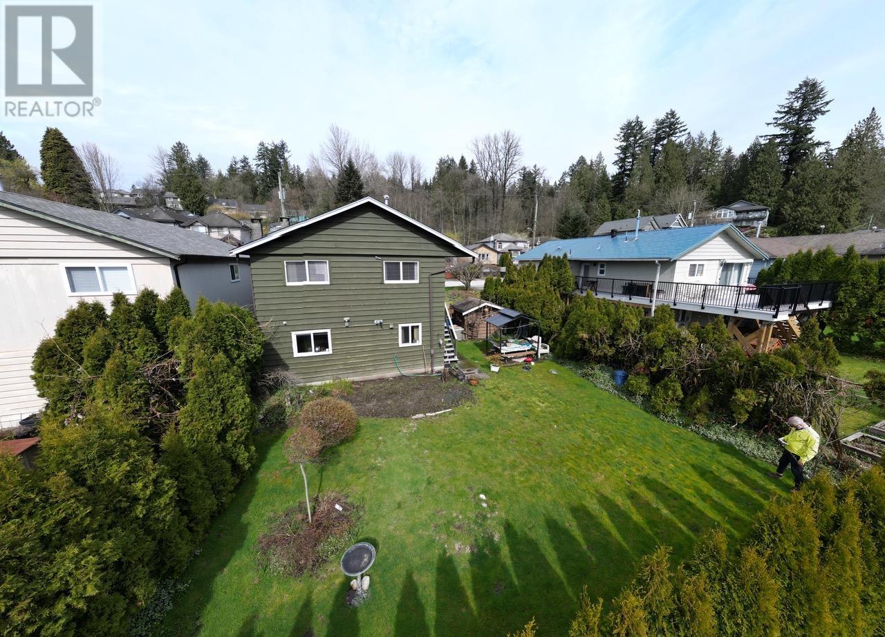 330 Avalon Drive, Port Moody, British Columbia  V3H 2X8 - Photo 11 - R2988486