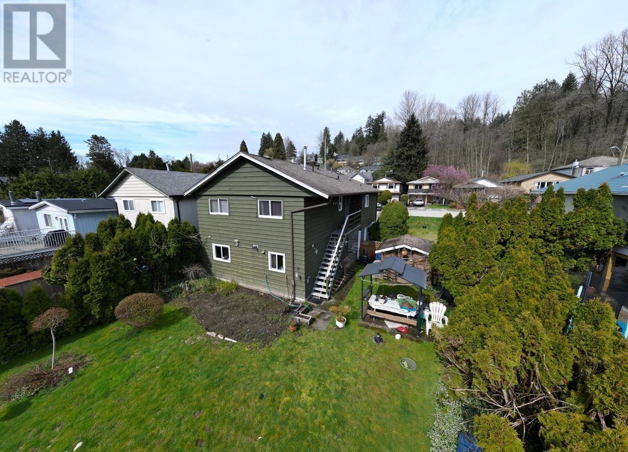 330 Avalon Drive, Port Moody, British Columbia  V3H 2X8 - Photo 10 - R2988486