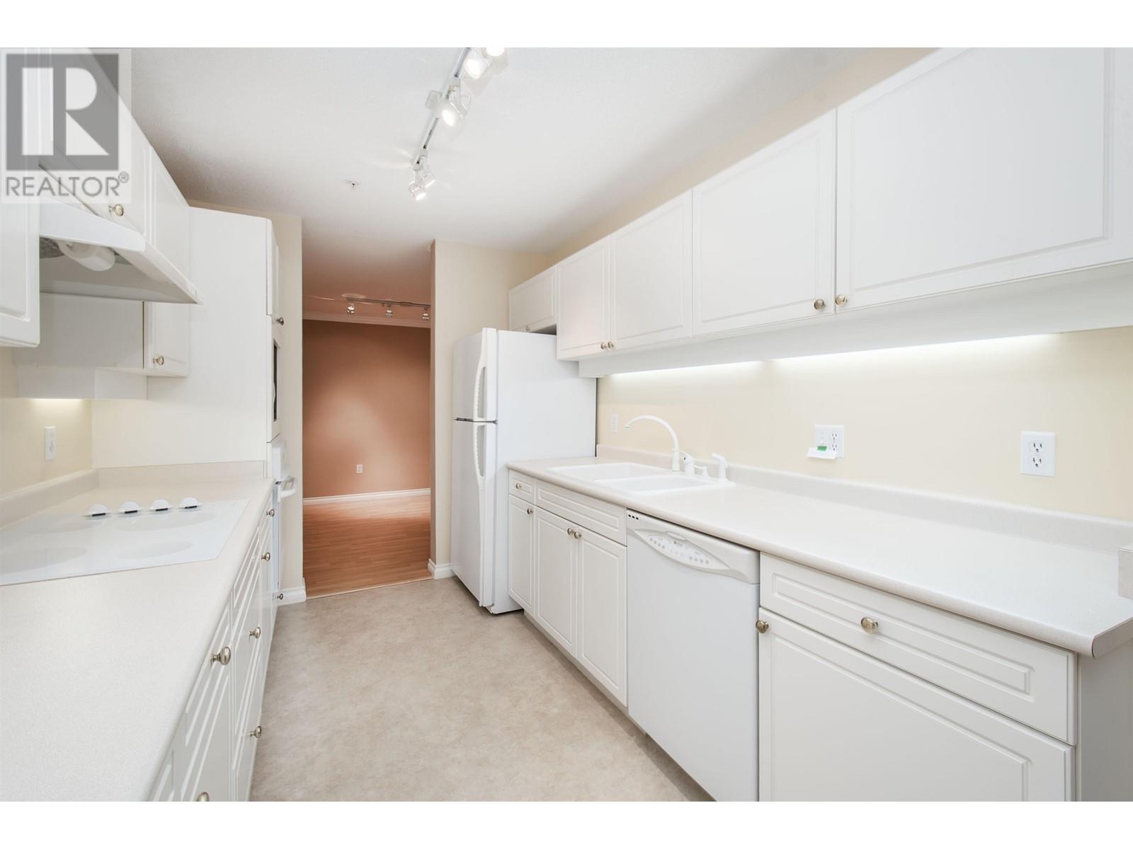 105 3680 Banff Court, North Vancouver, British Columbia  V7H 2Y7 - Photo 10 - R2988557