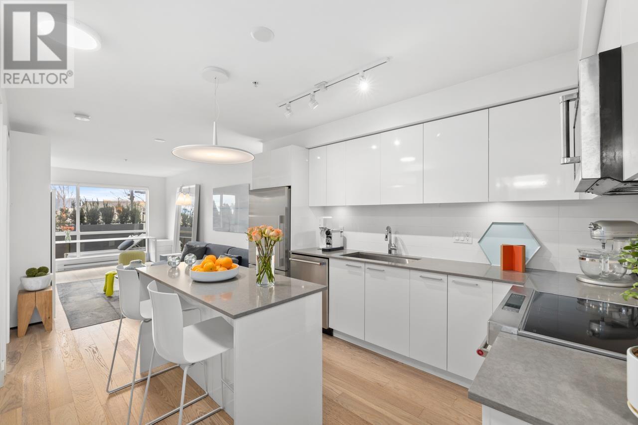 207 233 Kingsway, Vancouver, British Columbia  V5T 3J5 - Photo 1 - R2988558