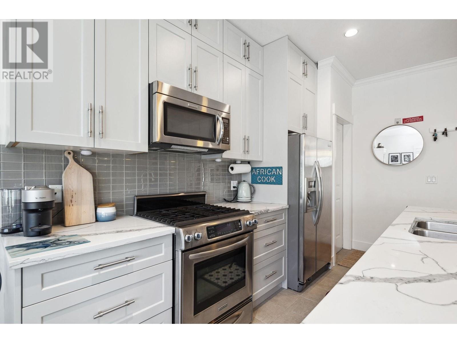 Listing Picture 15 of 37 : 301 6471 PRINCESS LANE, Richmond / 烈治文 - 魯藝地產 Yvonne Lu Group - MLS Medallion Club Member