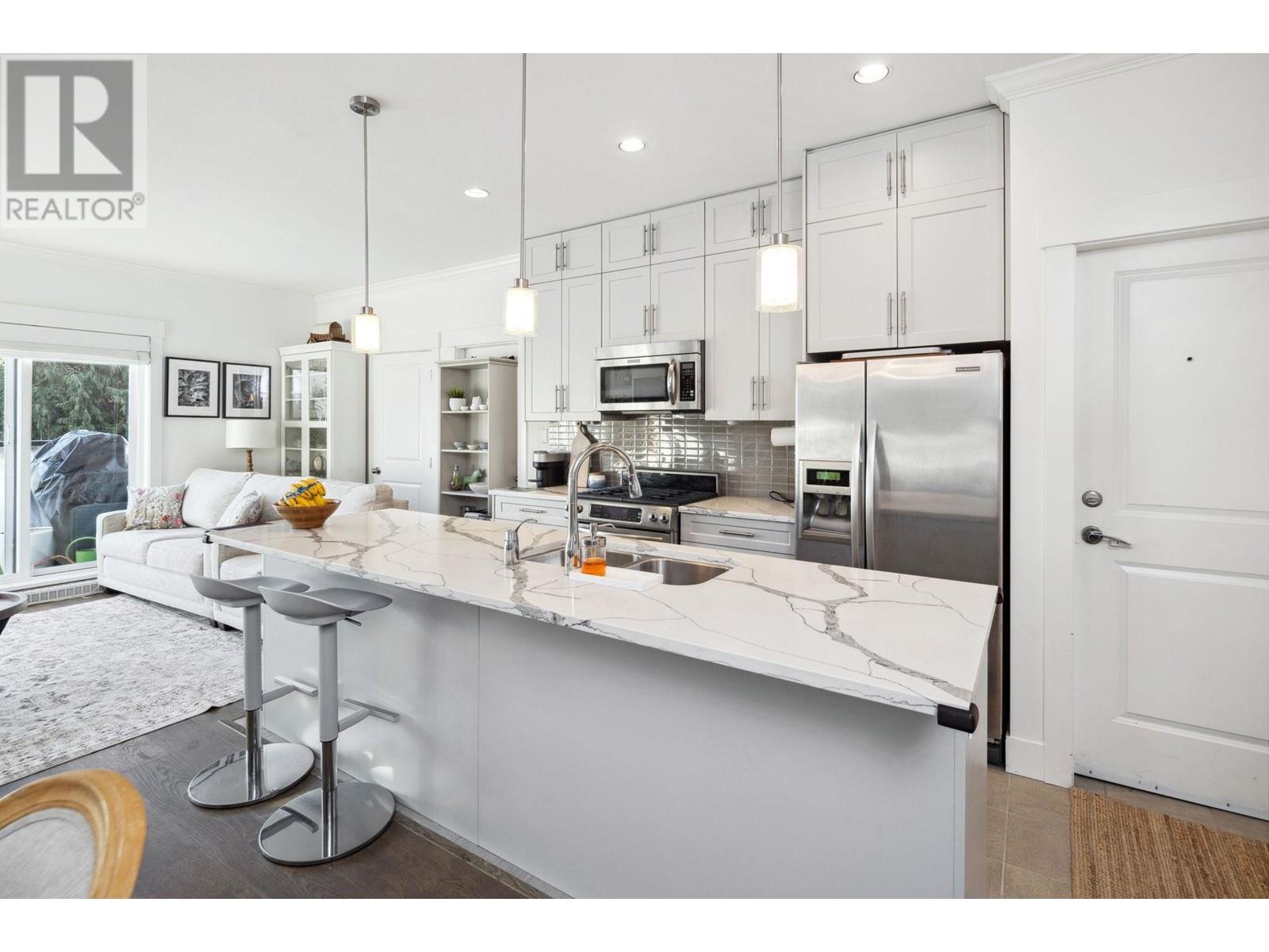 Listing Picture 13 of 37 : 301 6471 PRINCESS LANE, Richmond / 烈治文 - 魯藝地產 Yvonne Lu Group - MLS Medallion Club Member