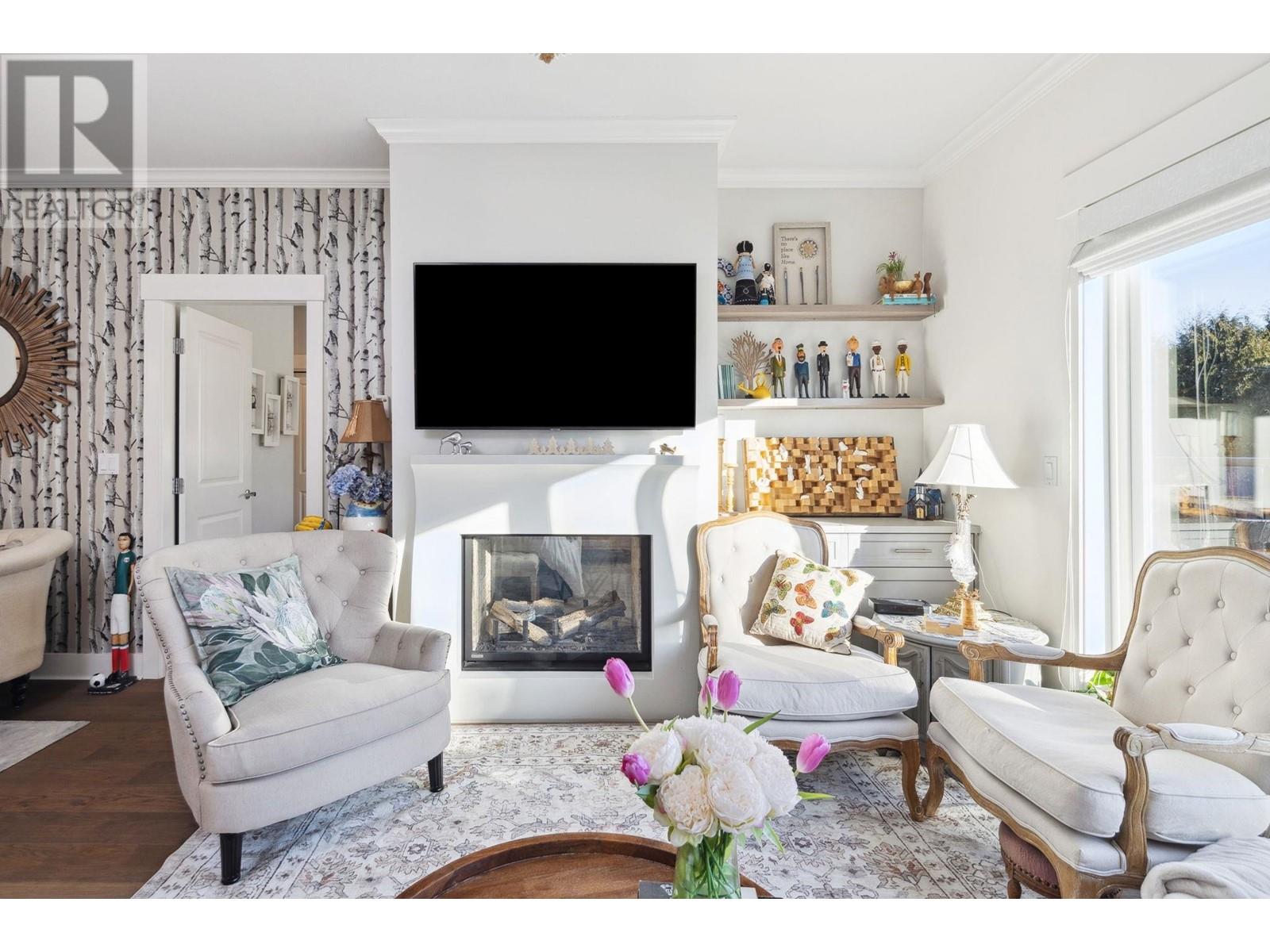 Listing Picture 19 of 37 : 301 6471 PRINCESS LANE, Richmond / 烈治文 - 魯藝地產 Yvonne Lu Group - MLS Medallion Club Member