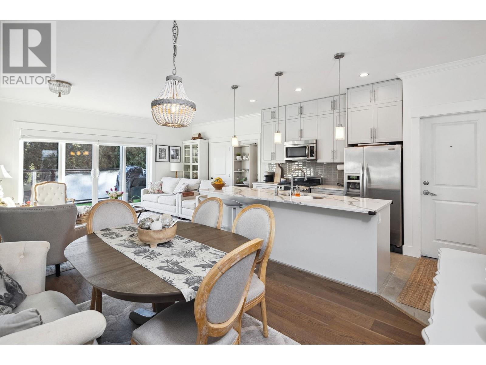 Listing Picture 12 of 37 : 301 6471 PRINCESS LANE, Richmond / 烈治文 - 魯藝地產 Yvonne Lu Group - MLS Medallion Club Member