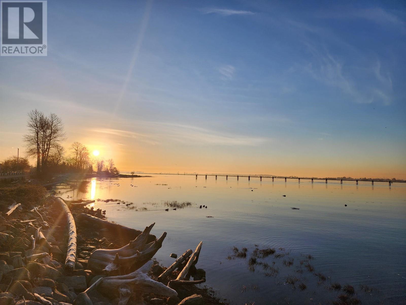 Listing Picture 35 of 37 : 301 6471 PRINCESS LANE, Richmond / 烈治文 - 魯藝地產 Yvonne Lu Group - MLS Medallion Club Member