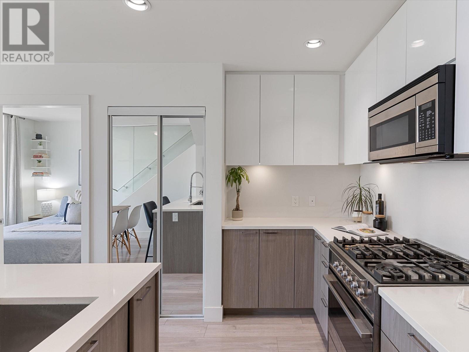 3416 St. Catherines Street, Vancouver, British Columbia  V5V 3C4 - Photo 4 - R2983485