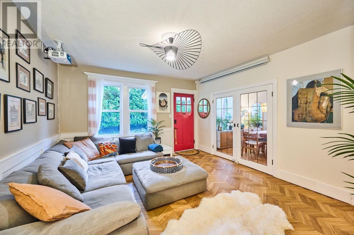 Property at 221 W 23RD STREET image 2