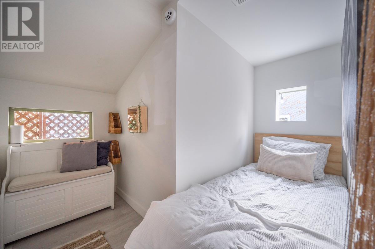 221 W 23rd Street, North Vancouver, British Columbia  V7M 2B4 - Photo 23 - R2988556