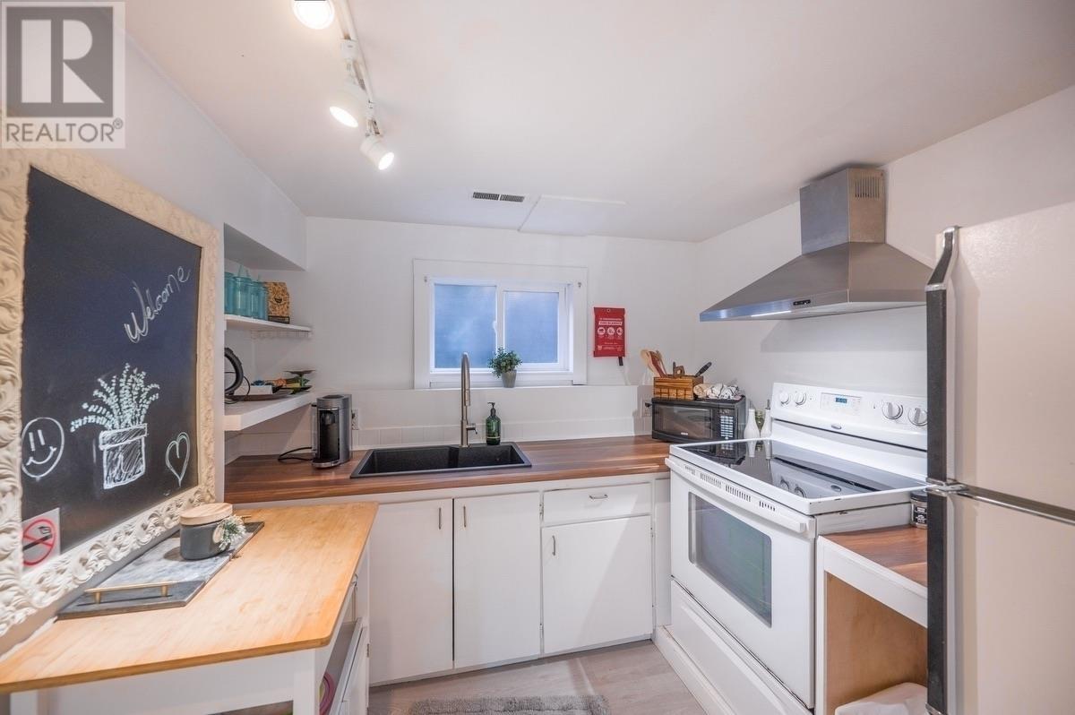 221 W 23rd Street, North Vancouver, British Columbia  V7M 2B4 - Photo 24 - R2988556