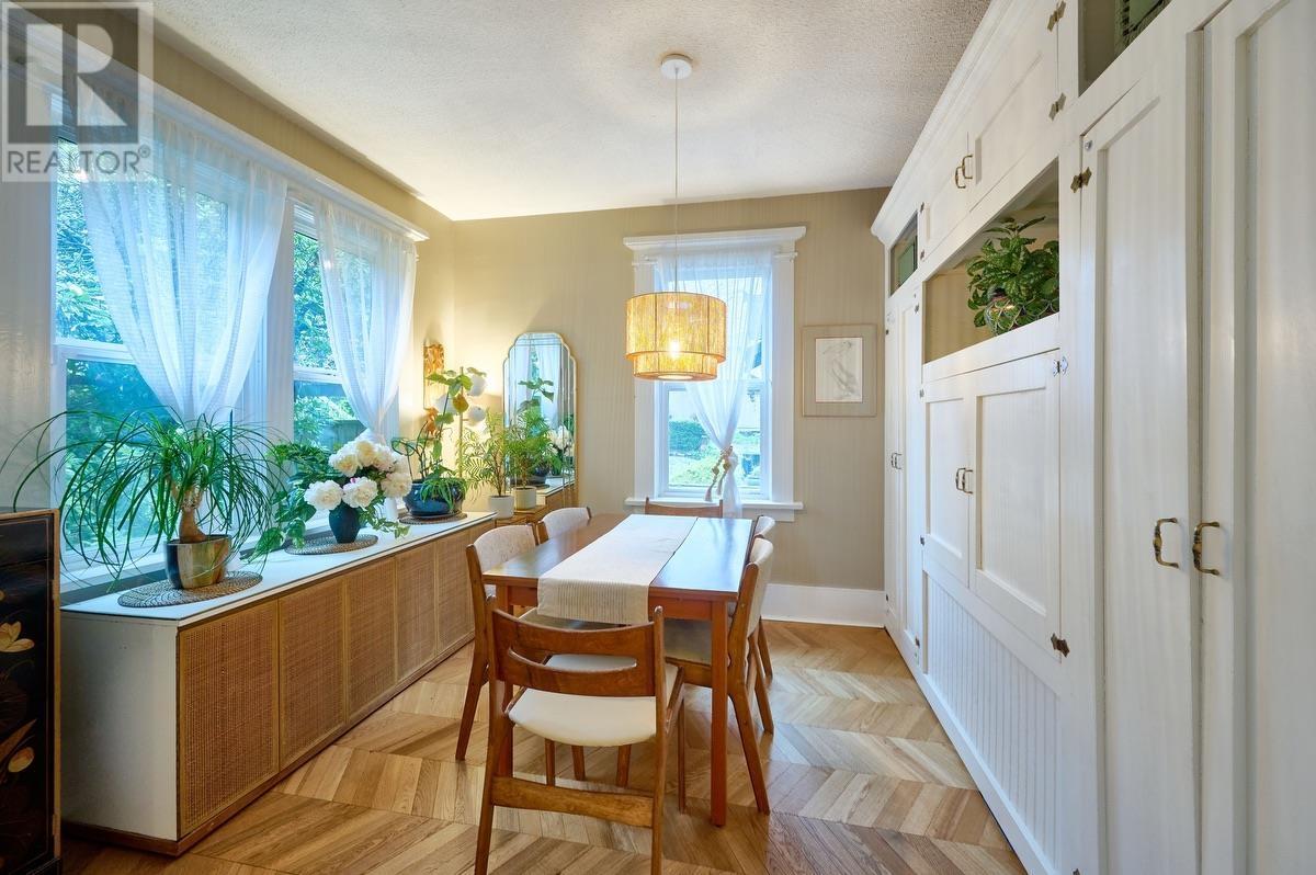 Property at 221 W 23RD STREET image 3