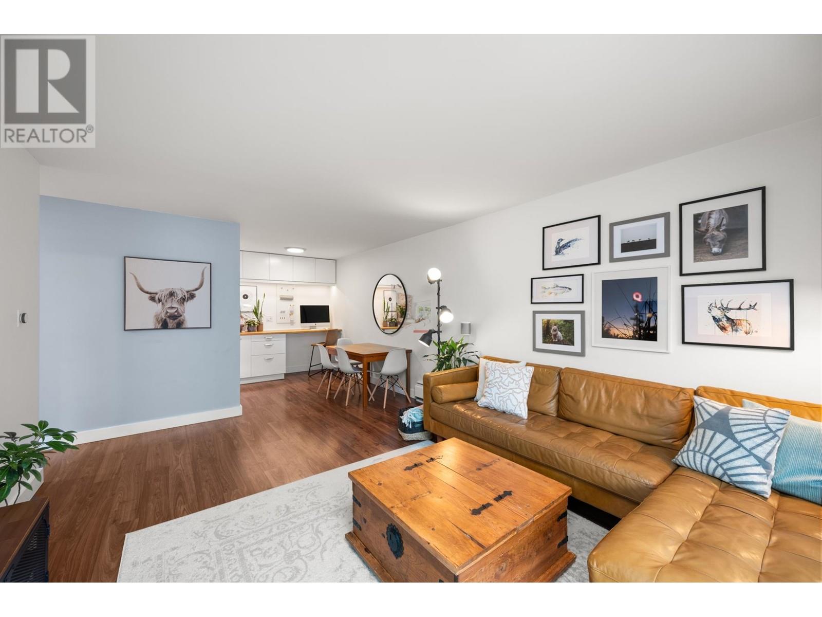 302 236 W 2nd Street, North Vancouver, British Columbia  V7M 1C6 - Photo 4 - R2988589