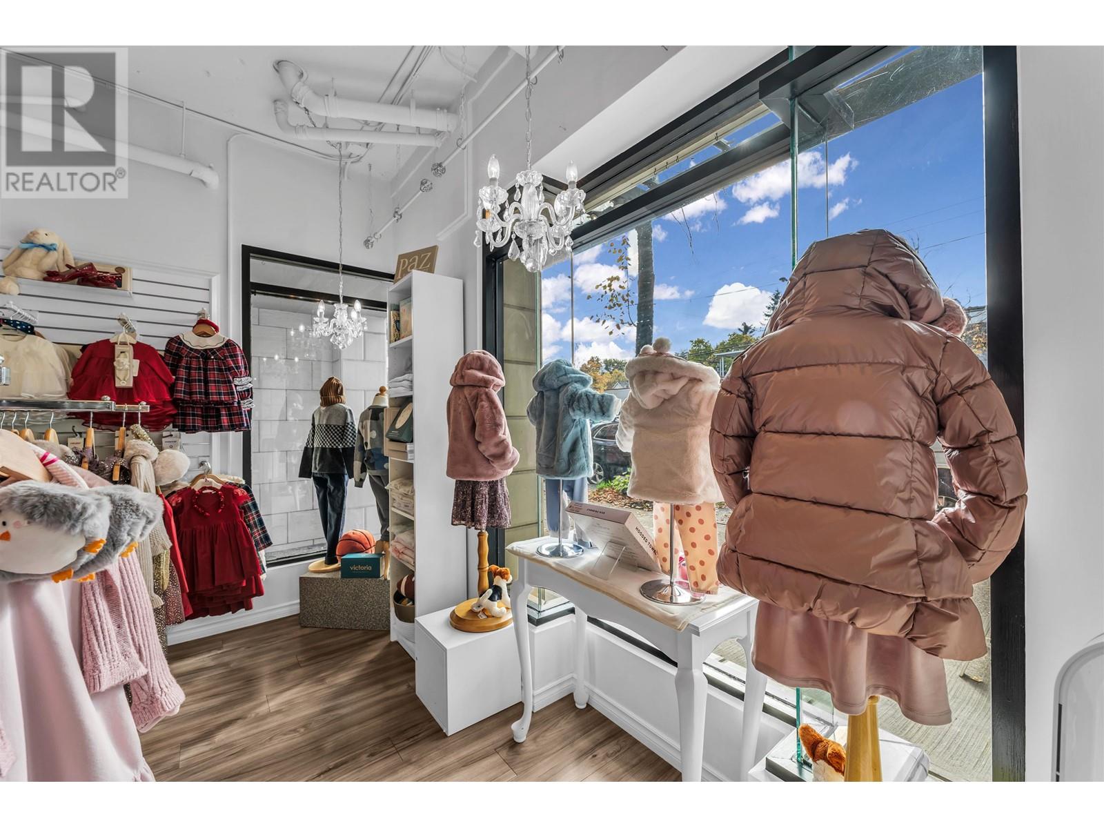 2581 W Broadway, Vancouver, British Columbia  V6K 2E9 - Photo 10 - C8068297