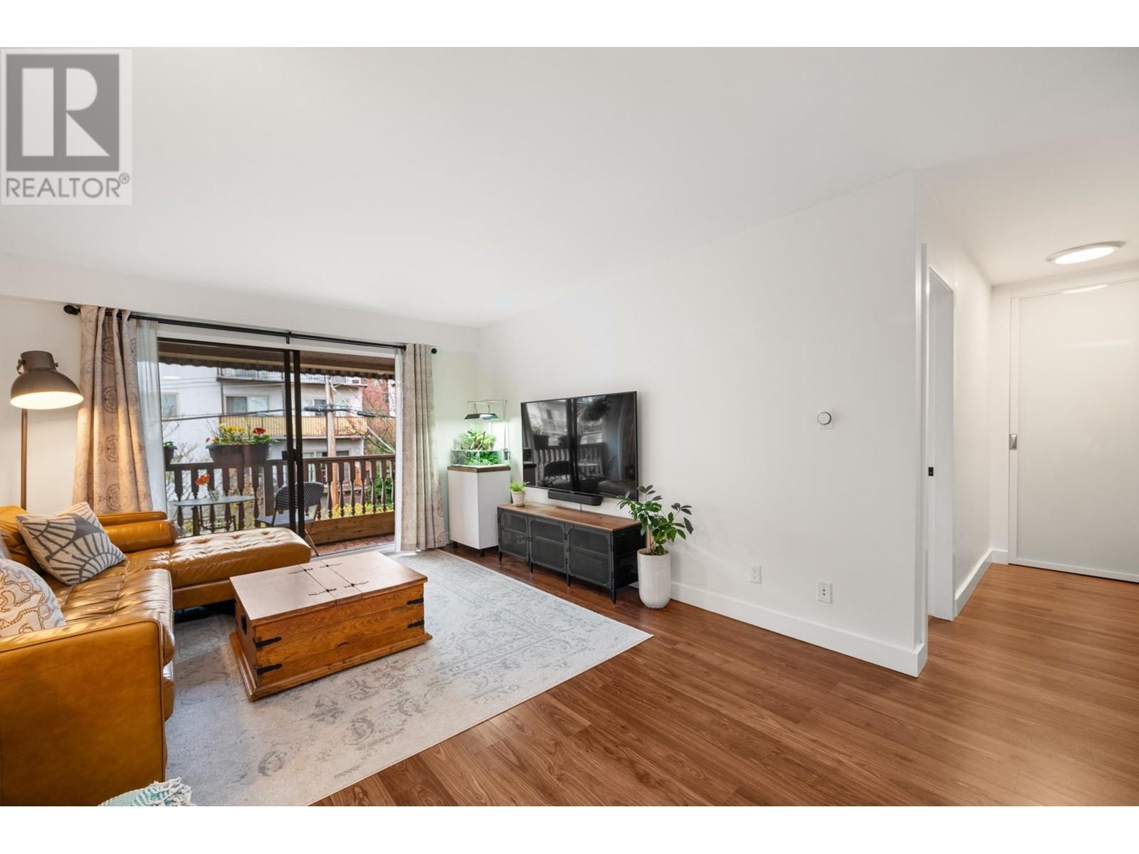 302 236 W 2nd Street, North Vancouver, British Columbia  V7M 1C6 - Photo 6 - R2988589