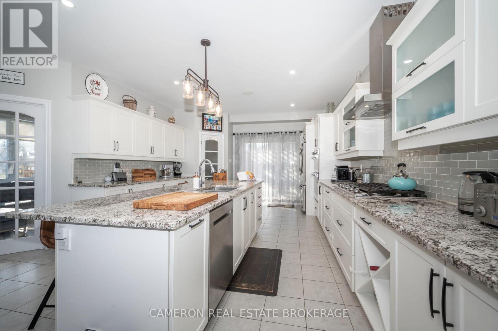Property at 26 ELEANOR DRIVE image 4