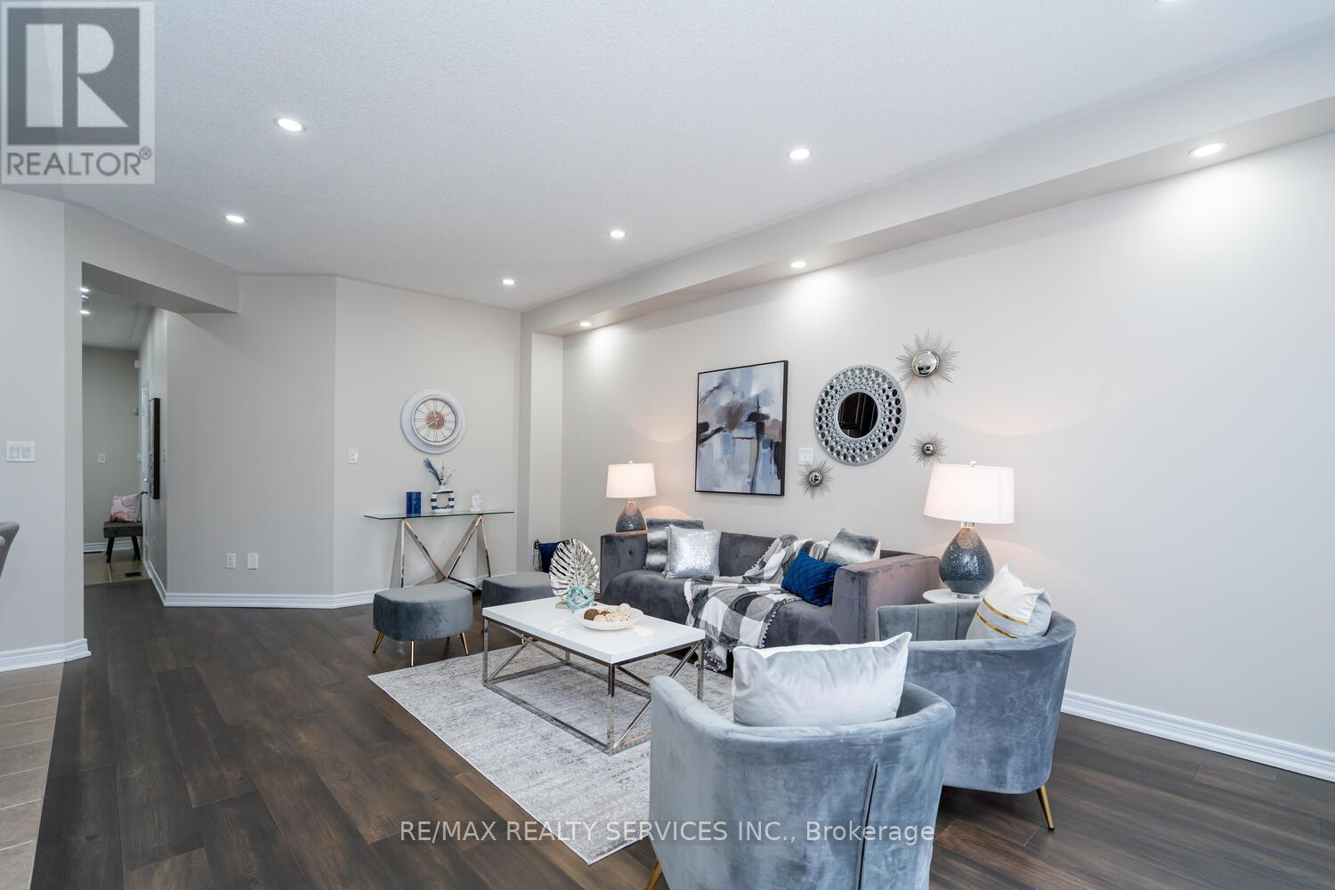 Property at 25 MCCABE LANE image 4